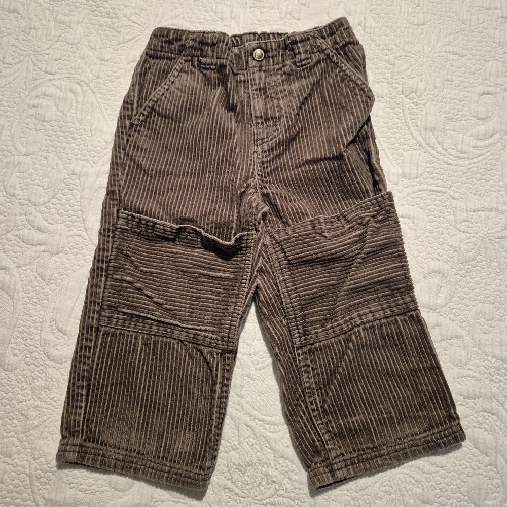 Gymboree boys size 2T olive green thick corduroy, knee patches are pockets